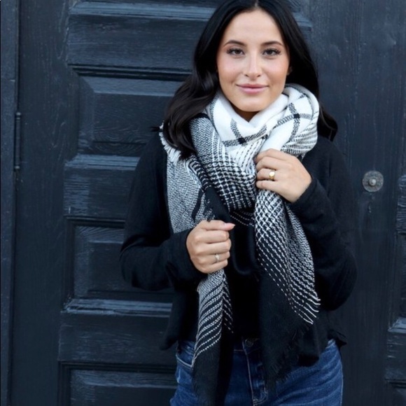 Black & White Plaid Printed Blanket Scarf - Picture 3 of 3